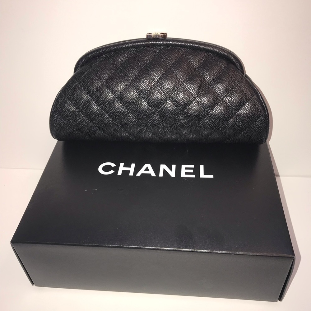Chanel caviar timeless clutch